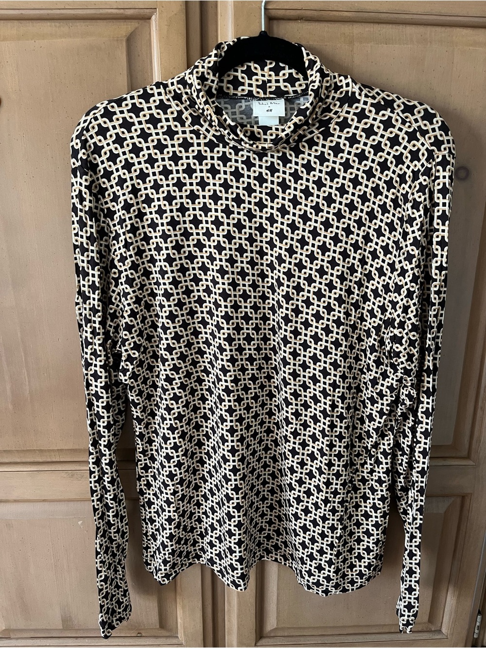 H&M Black and Cream Geometric Turtleneck Top